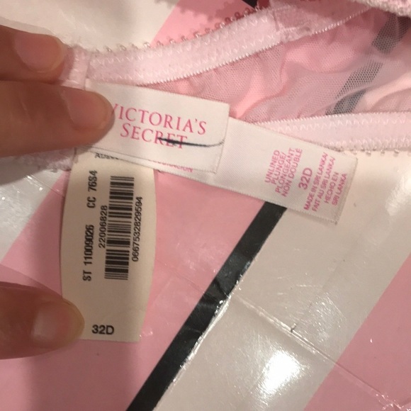 π₯ON SALEπ₯2/$33π₯ π Victoria Secret Unlined Plunge Bra - Picture 6 of 8